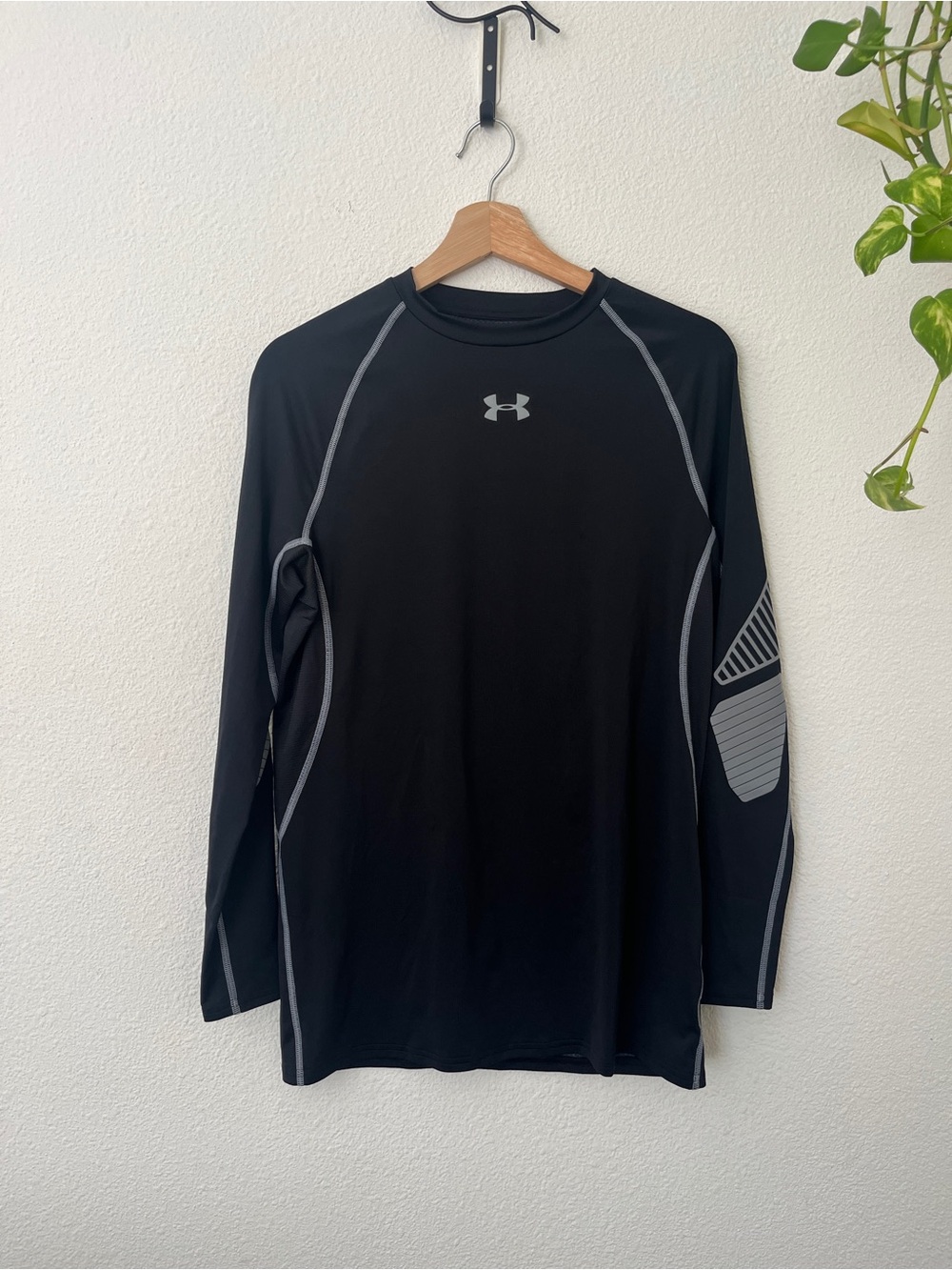 Under Armour Black Compression Long Sleeve sz S